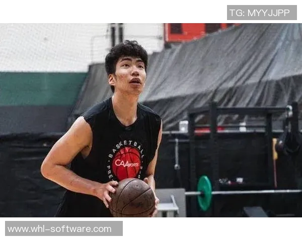 余嘉豪的成长之路：从少年篮球梦到职业生涯的辉煌成就