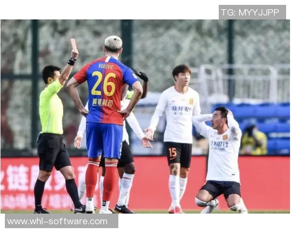 四川队与青岛黄海的激烈对决展现足球魅力与团队精神的巅峰对抗 四川队与青岛黄海的激烈对决展现足球魅力与团队精神的巅峰对抗