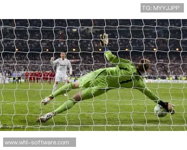 C罗与诺伊尔的巅峰对决谁能在足球历史中留下更深的印记