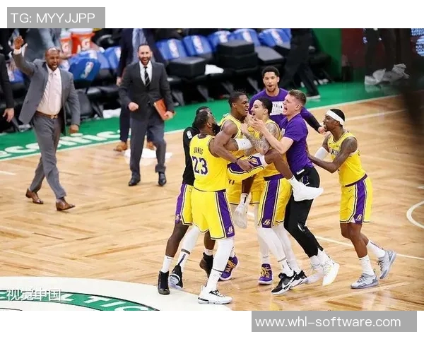 费城足球队迎战强敌全力争胜球迷热情高涨期待精彩对决